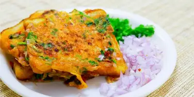 Colorful omelet on wholemeal bread