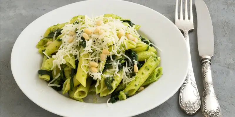 Spaghetti z brokułowym pesto