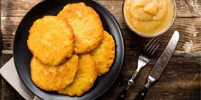 Rösti con compota de manzana