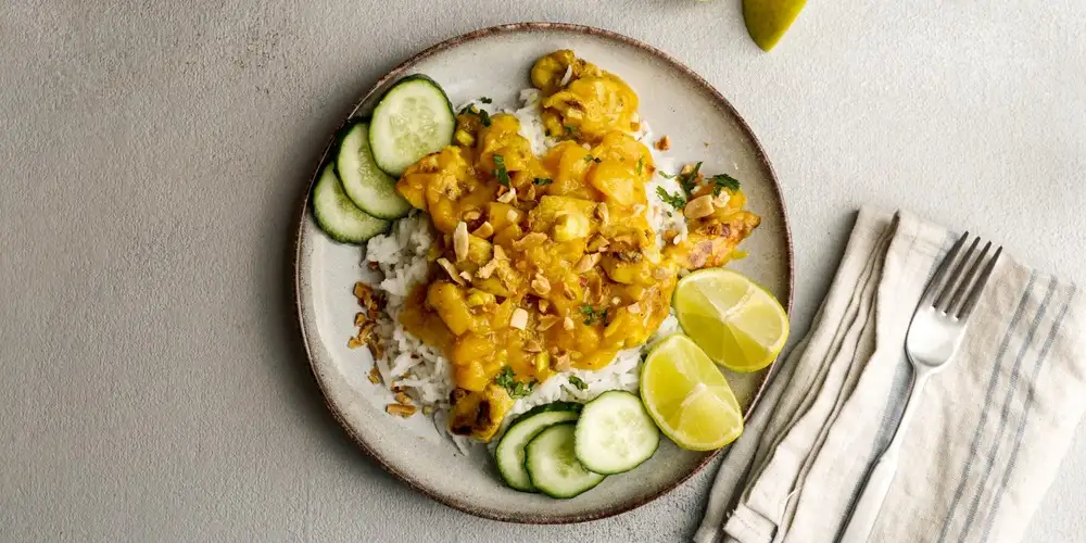 Turkey breast with mango, pumpkin and red lentils - recipe | FoodPal
