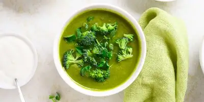 Zuppa di broccoli cremosa