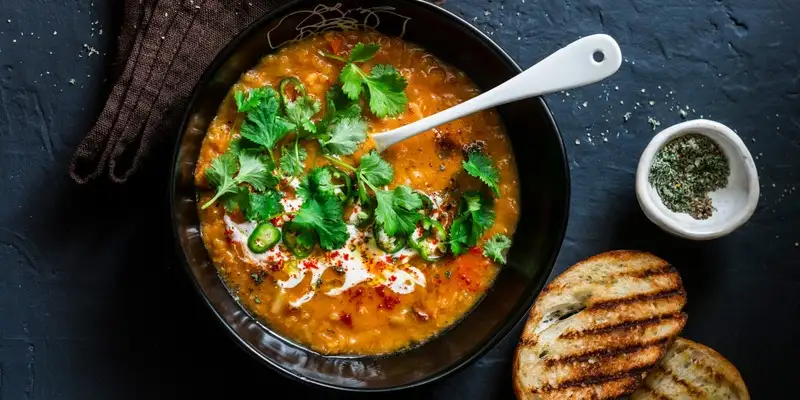 Caril de lentilha com legumes