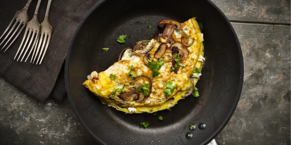 Tomato and Mushroom Omelet - recipe | FoodPal