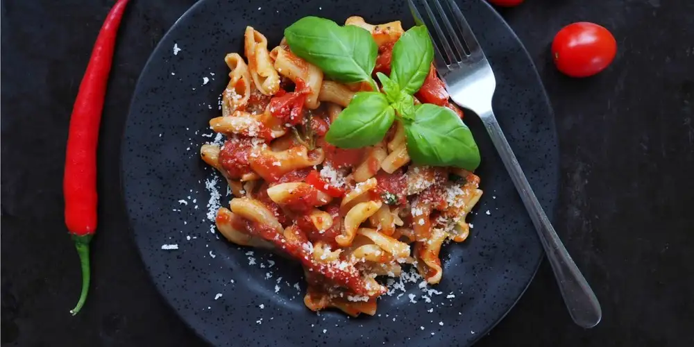 Pasta with homemade all'arabbiata sauce - recipe | FoodPal