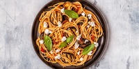 Linguine mit Ziegenkäse und getrockneten Tomaten