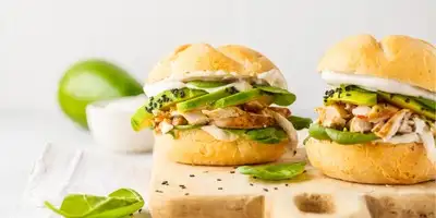 Burger di tacchino e avocado