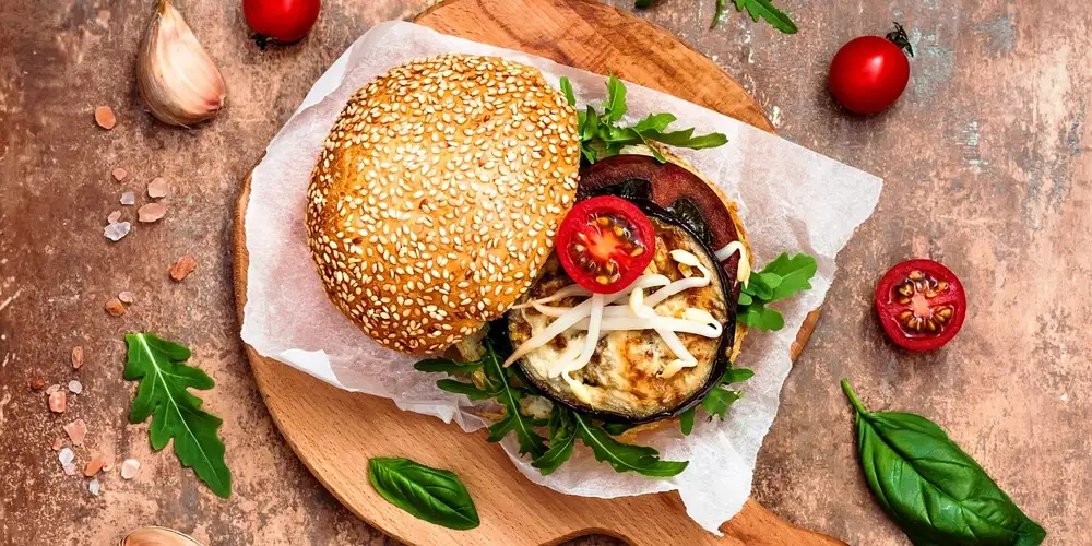 Avocado eggplant tomato burger - recipe | FoodPal