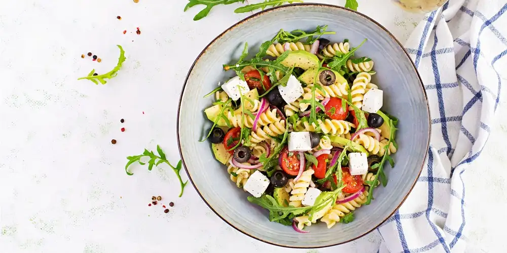 Mediterranean style pasta salad - recipe | FoodPal