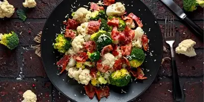 Broccoli con prosciutto e parmigiano