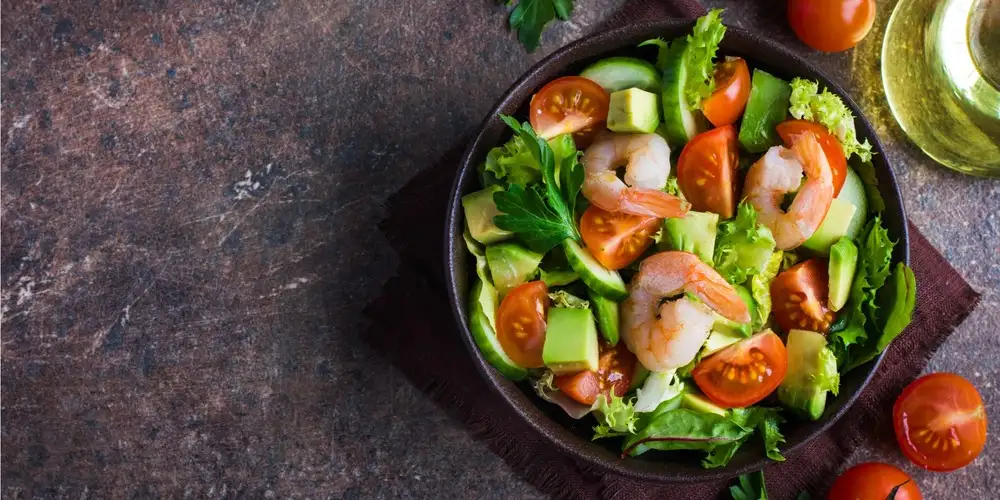 Avocado shrimp salad - recipe | FoodPal