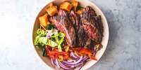 Pfeffersteak mit Bohnen und Süßkartoffeln