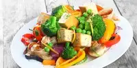 Honig-Tofu mit Gemüse