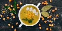 Blumenkohl-Kokos-Cremesuppe mit Mais