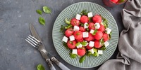 Feta-Wassermelonen-Salat mit grünem Spargel