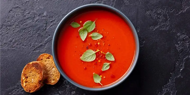 Low Carb Soupe à la pizza et à la viande hachée