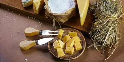 Gouda para acompanhar com fatias de pepino