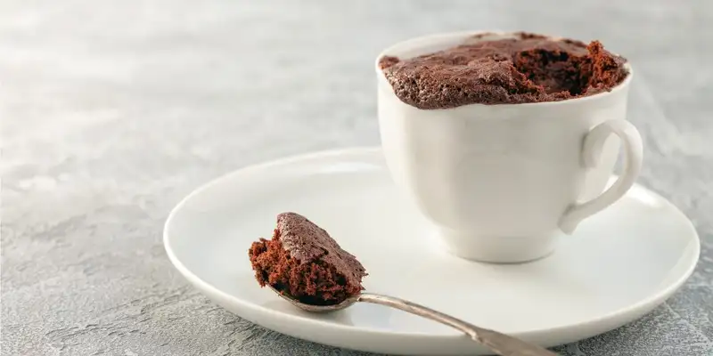 Pastel rápido de chocolate a la taza - receta | FoodPal