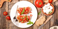 Klassiche Bruschetta mit Tomaten