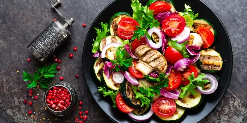 Insalata di funghi alla frutta