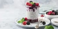 Chia Yoghurt mit gemischten Früchten