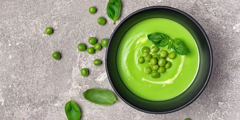 Sopa de ervilhas com ervas