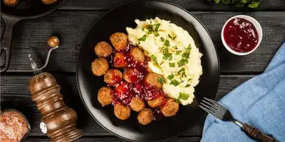 Boulettes de volaille hachée avec purée de pommes de terre et de céleri