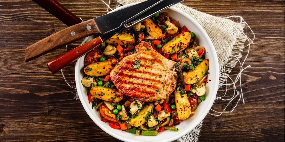 Pechuga de pollo con verduras al horno - receta | FoodPal