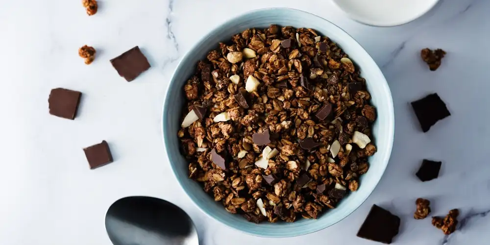 Chocolate peanut muesli - recipe | FoodPal