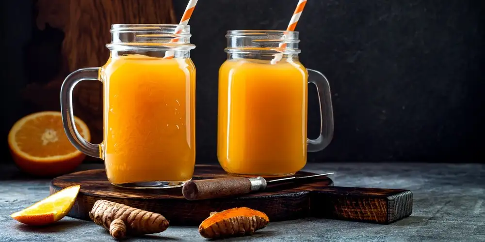 Turmeric shake with orange and almond paste - recipe | FoodPal