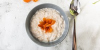 Aprikosen-Pflaumen-Porridge