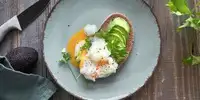 Avocado-Brotschnitten mit Ei