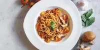 Dinkel-Spaghetti mit Champignons-Bolognese