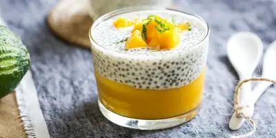 Purea di mango su crema di chia