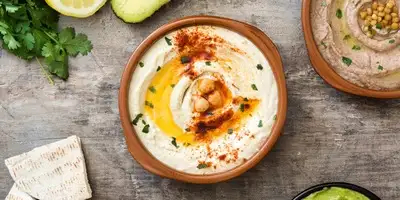 Puré de garbanzos con ajo silvestre