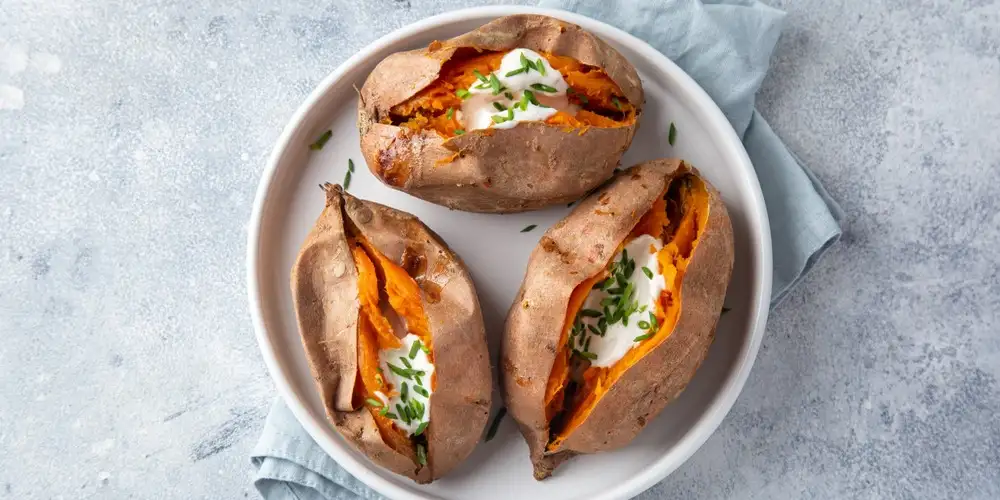 Sweet potato baked with cottage cheese and beet - recipe | FoodPal