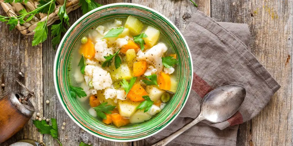 Flädlesuppe with colorful vegetables - recipe | FoodPal