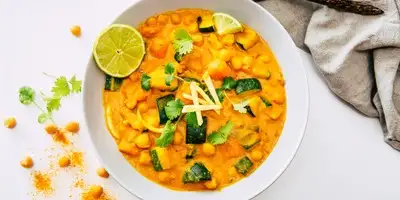 Pumpkin spinach curry with coconut milk
