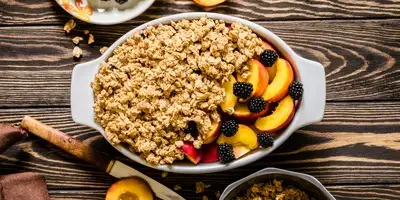 Farinha de aveia assada com amoras