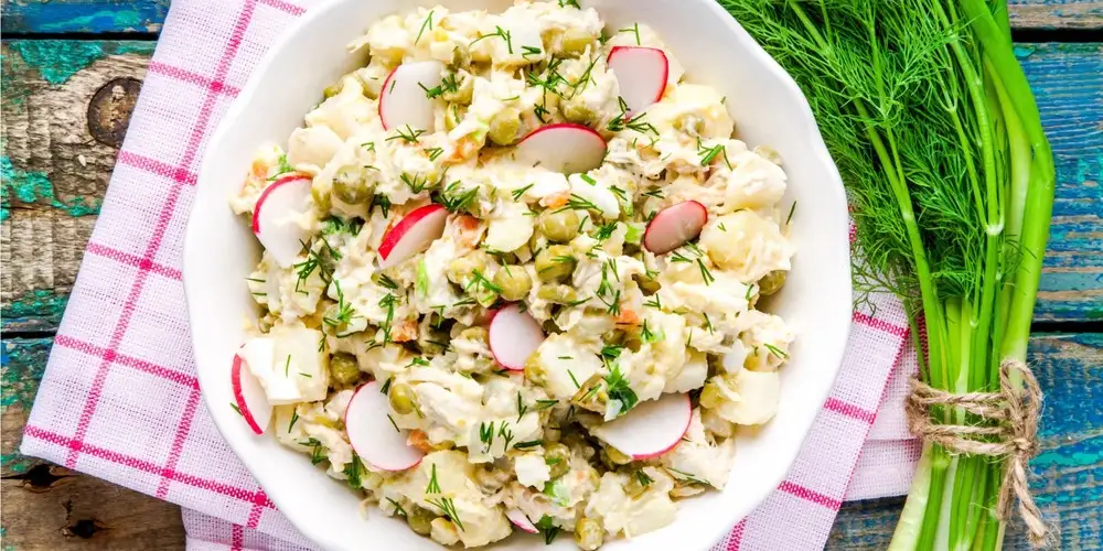 Potato salad with radishes - recipe | FoodPal