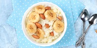 Kokos-Naturreis-Porridge mit Banane