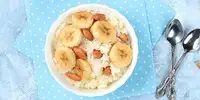 Kokos-Naturreis-Porridge mit Banane