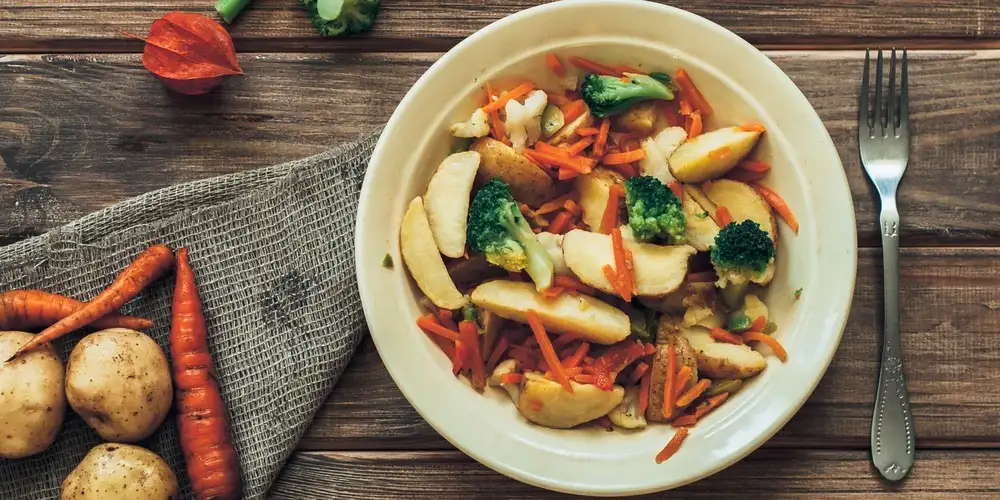 Vegetable curry with oven potatoes - recipe | FoodPal