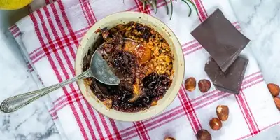 Chocolate desfiado com fruta