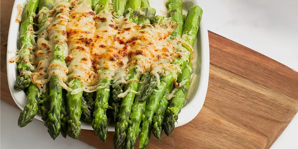 Roasted baked asparagus with goat cheese - recipe | FoodPal