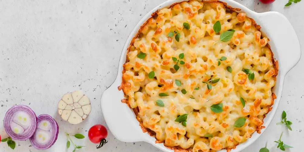 Macaroni and tomato casserole - recipe | FoodPal