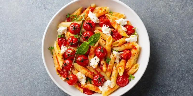 Pasta and peppers salad