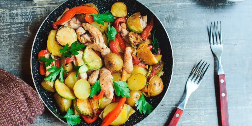 Mix of potato, zucchini and bell bell pepper - recipe | FoodPal