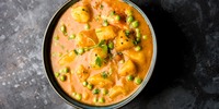 Vegane Kokos-Curry-Pfanne mit Süßkartoffeln