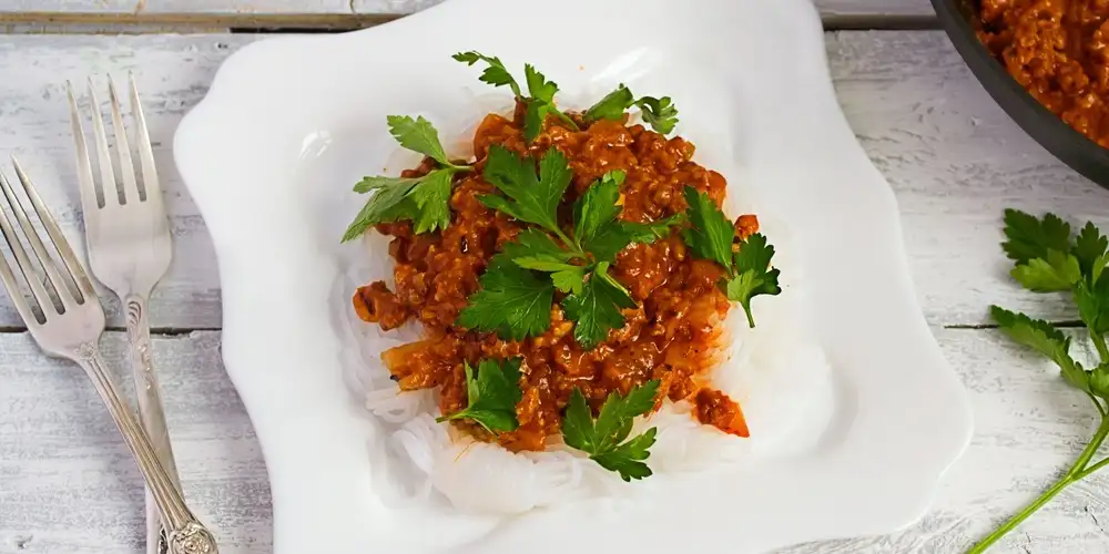 Soy bolognese with shirataki noodles - recipe | FoodPal