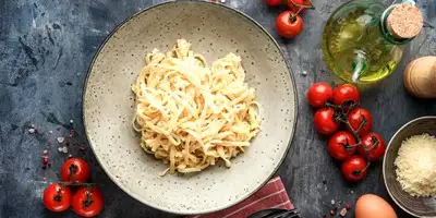Fried noodles with egg